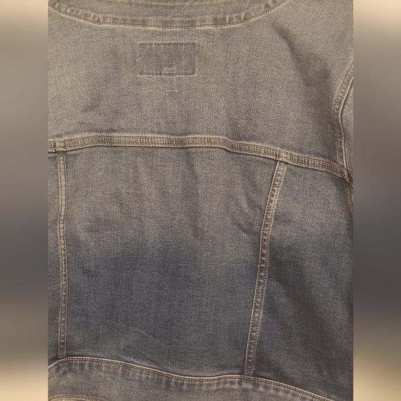 Sz 4 Torrid Collarless Crop Denim - Picture 10 of 12